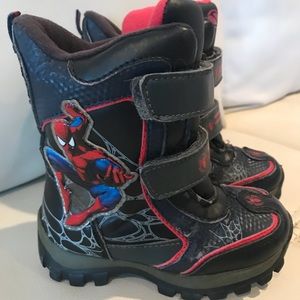 Kids Spider-Man Snow Boots!